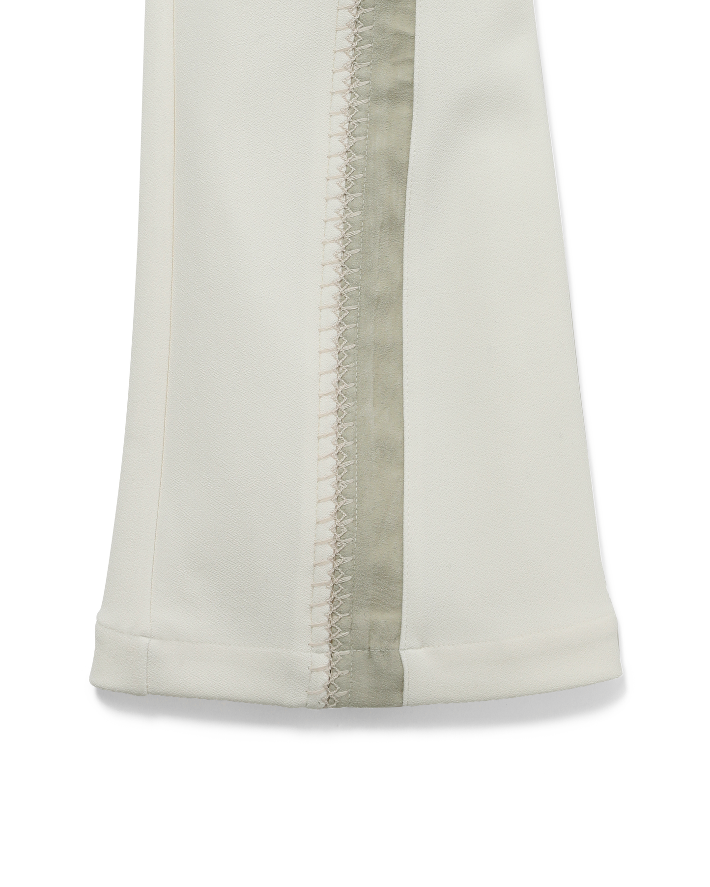 EP.7 WOMEN 03 TROUSERS